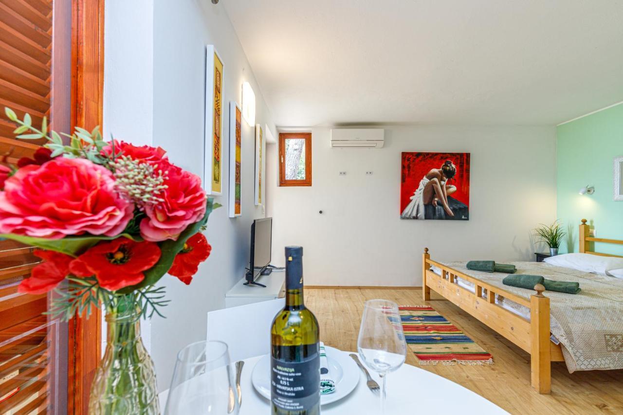 Al Mare Apartments Rovinj Exterior photo