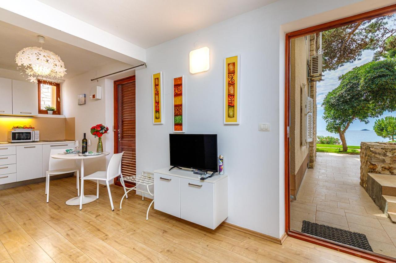 Al Mare Apartments Rovinj Exterior photo